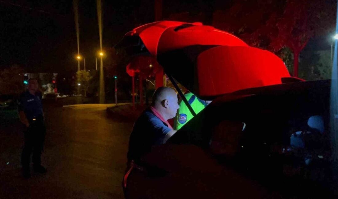 Eskişehir'de, A.Ö. adlı sürücünün ters yönden girdiği plakasız üç tekerlekli