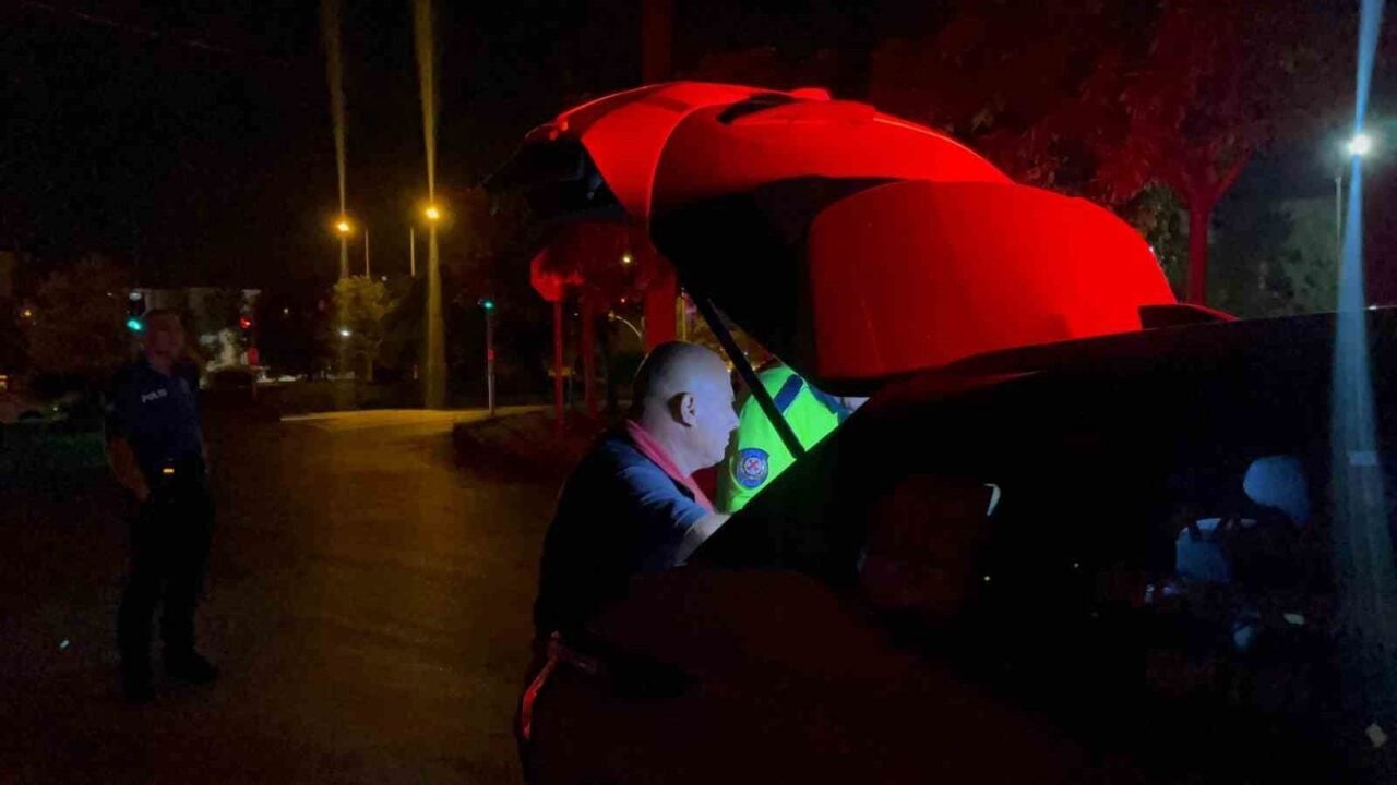 Eskişehir'de, A.Ö. adlı sürücünün ters yönden girdiği plakasız üç tekerlekli