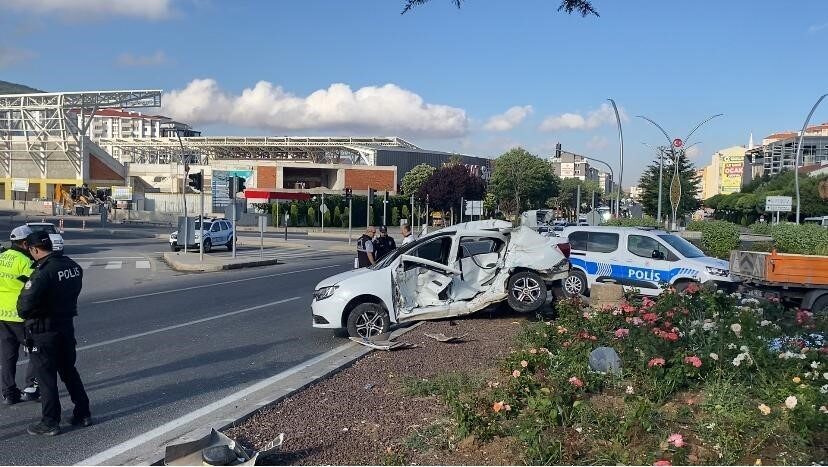 Yozgat'ta meydana gelen minibüs ve otomobil kazasında, 55 yaşındaki S.İ.