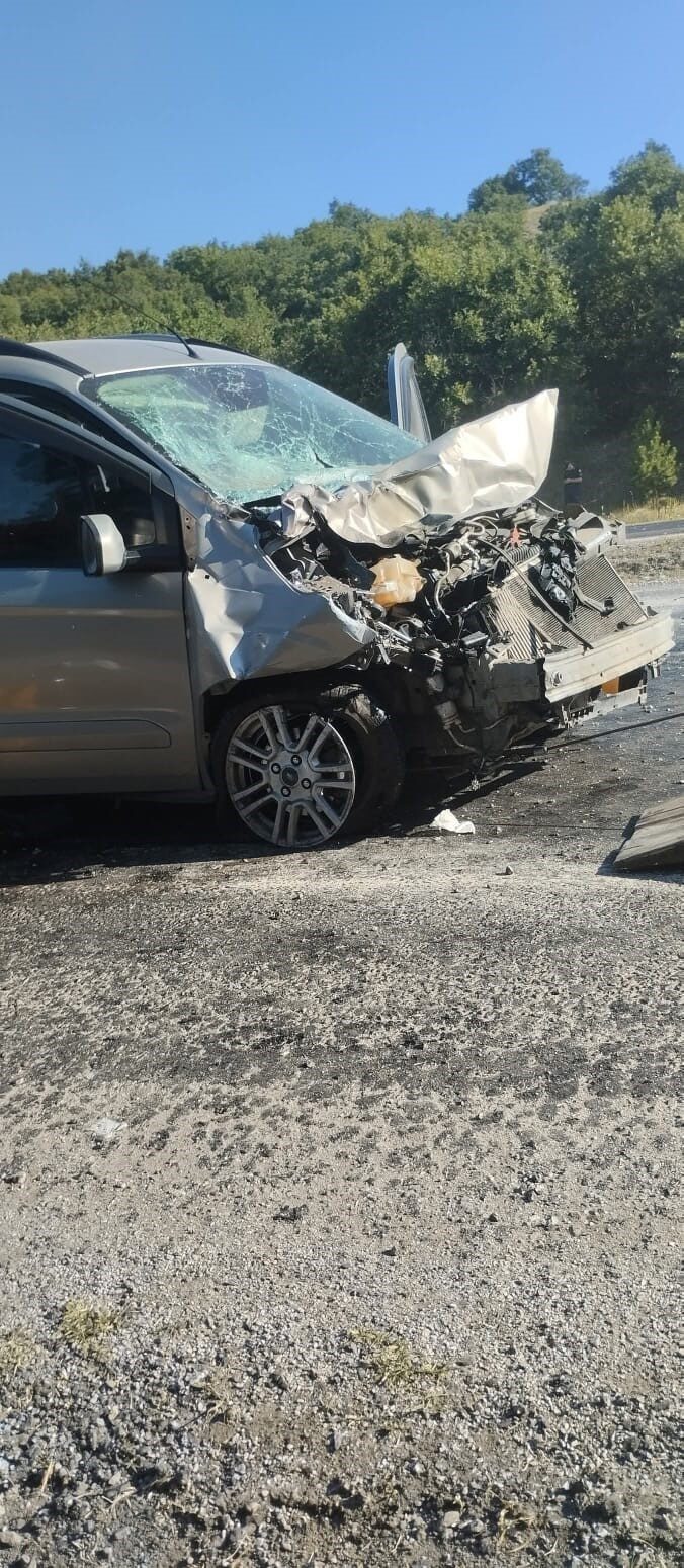 Yozgat’ın Akdağmadeni ilçesinde B.G. yönetimindeki otomobilin karşı yönden gelen M.F.Ö.