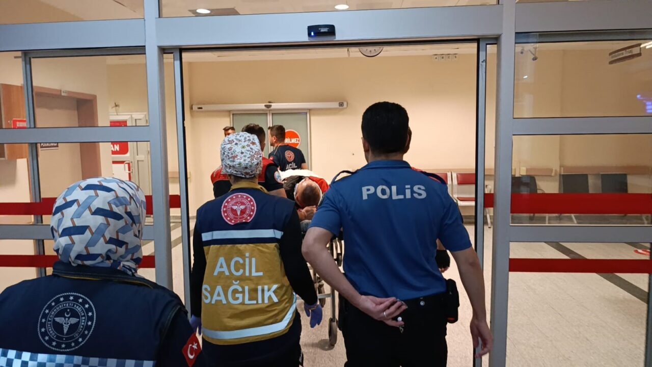 Adıyaman'da yunus polis motosikletinin devrilmesi sonucu H.A. ve R.A. adlı