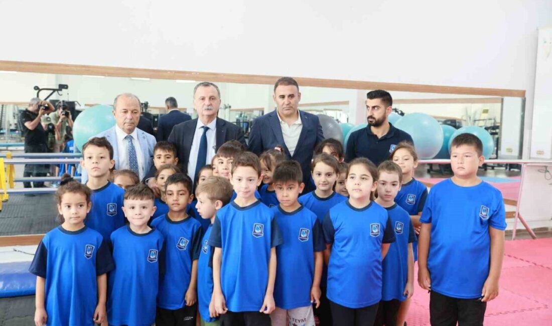 Manisa'da Yunusemre Belediyespor'un düzenlediği Yaz Spor Okulu açıldı. Semih Balaban,