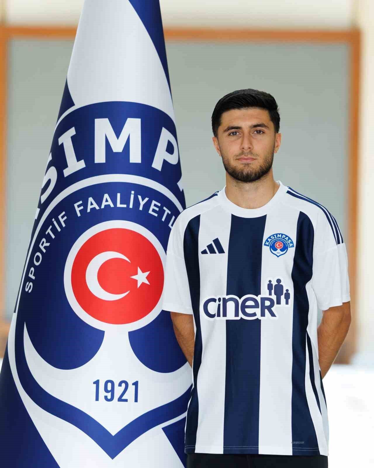 Kasımpaşa, 22 yaşındaki Yusuf Barası ile 3 yıllık sözleşme imzaladı.