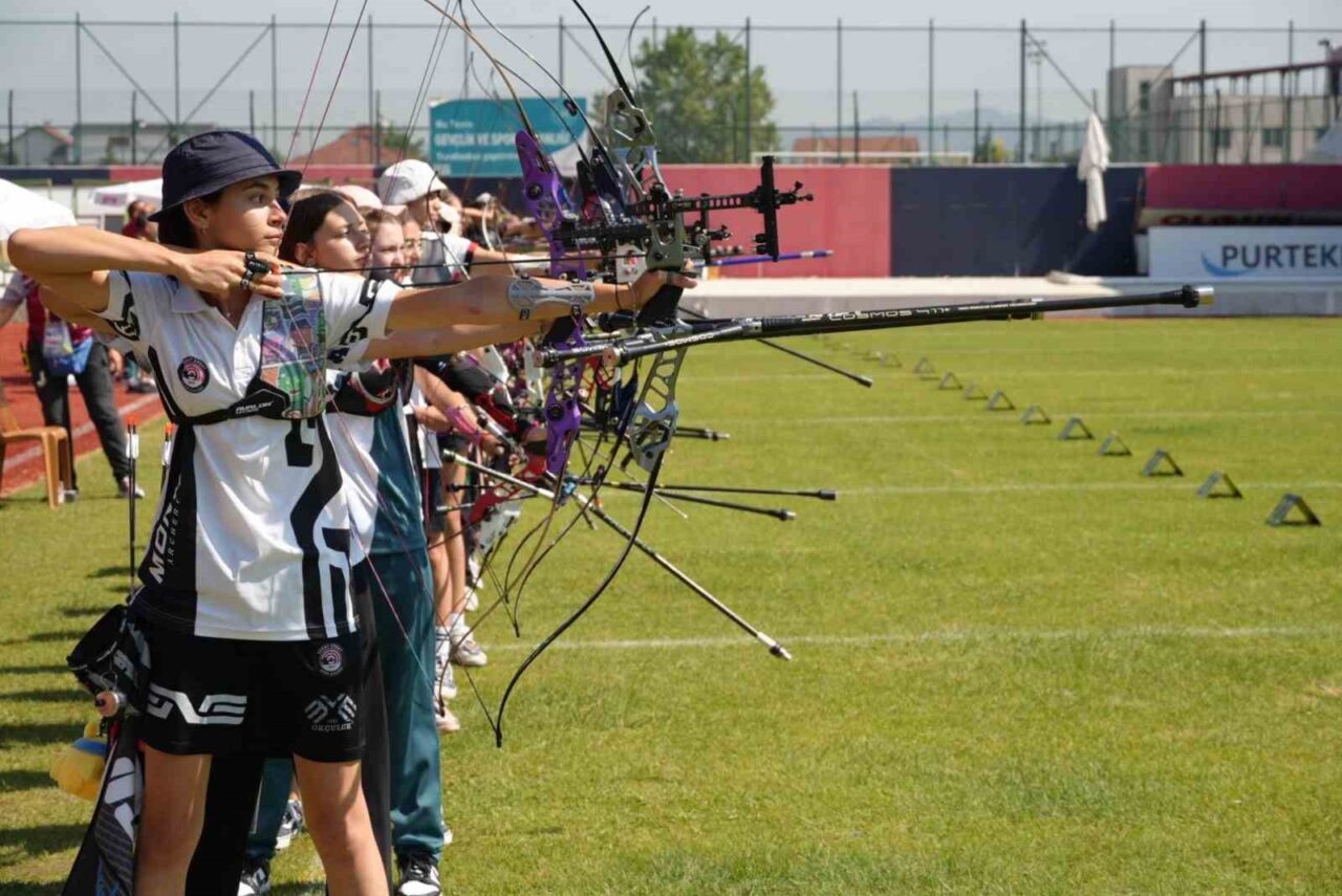 Düzce'de Türkiye Okçuluk Federasyonu ve Düzce Gençlik ve Spor İl