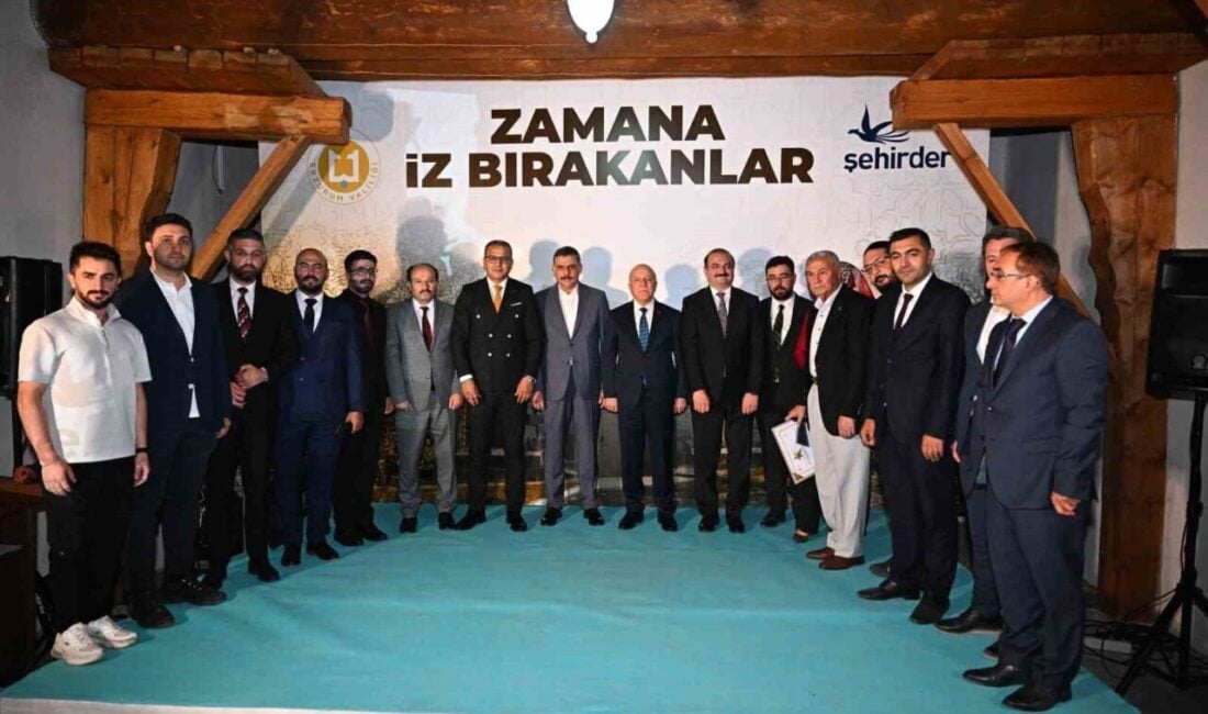 ŞEHİRDER, Erzurum'un tarihi Gümrük Hanı’nda "Zamana İz Bırakanlar" etkinliği düzenledi.