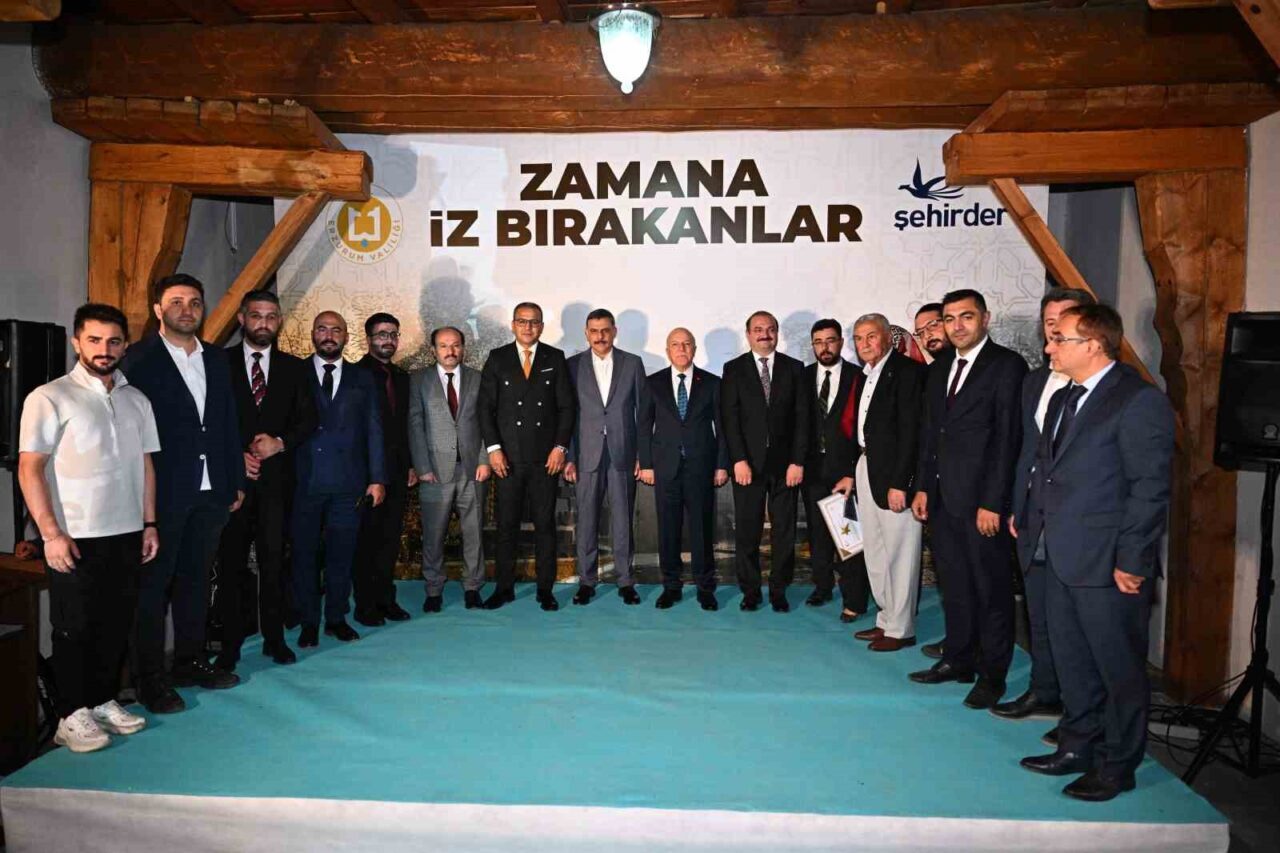 ŞEHİRDER, Erzurum'un tarihi Gümrük Hanı’nda "Zamana İz Bırakanlar" etkinliği düzenledi.