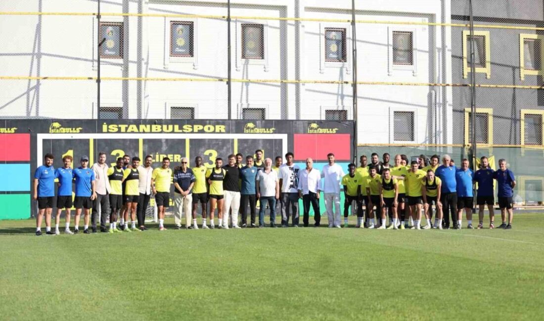 İstanbulspor, eski futbolcuları Zeki Çelik ve Feyenoord'a transfer olan Gaoussou