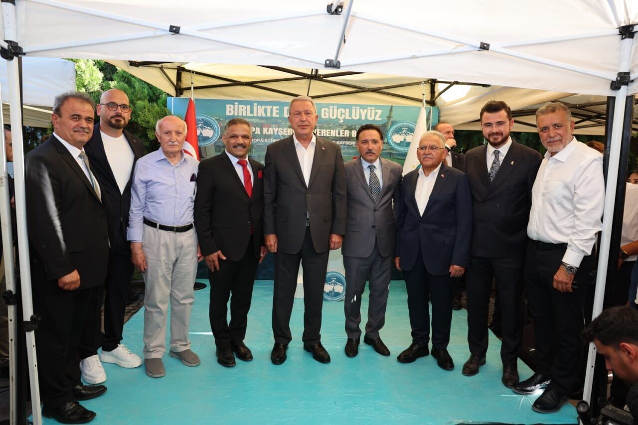 Avrupa Kayserili İşverenler Birliği, 119 yıllık saat kulesinde Avrupalı Türkler