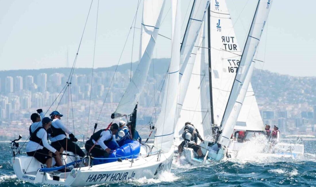 13. TAYK-Eker Olympos Regatta'nın J70 yarışlarında, Igor Rytov'un kaptanlığındaki Bogatyrs
