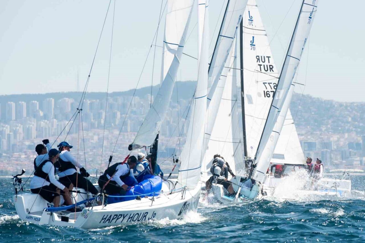 13. TAYK-Eker Olympos Regatta'nın J70 yarışlarında, Igor Rytov'un kaptanlığındaki Bogatyrs