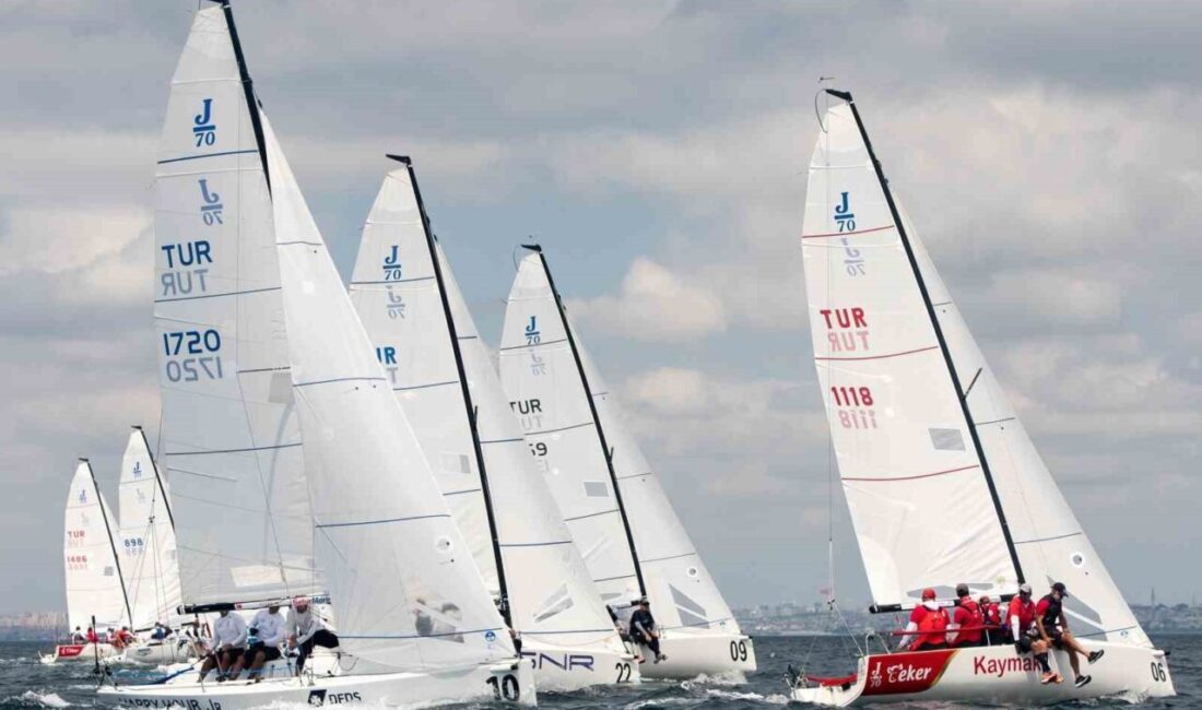 13. TAYK-Eker Olympos Regatta, İstanbul'da gerçekleşen yelken festivalinin ikinci gününde