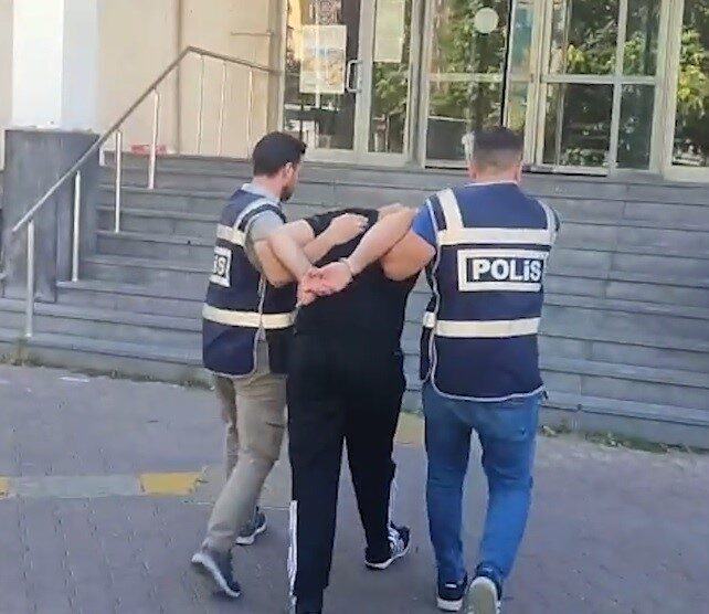 Kayseri'de polisin düzenlediği operasyonda, 'kasten yaralama' ve 'ruhsatsız silah bulundurma'