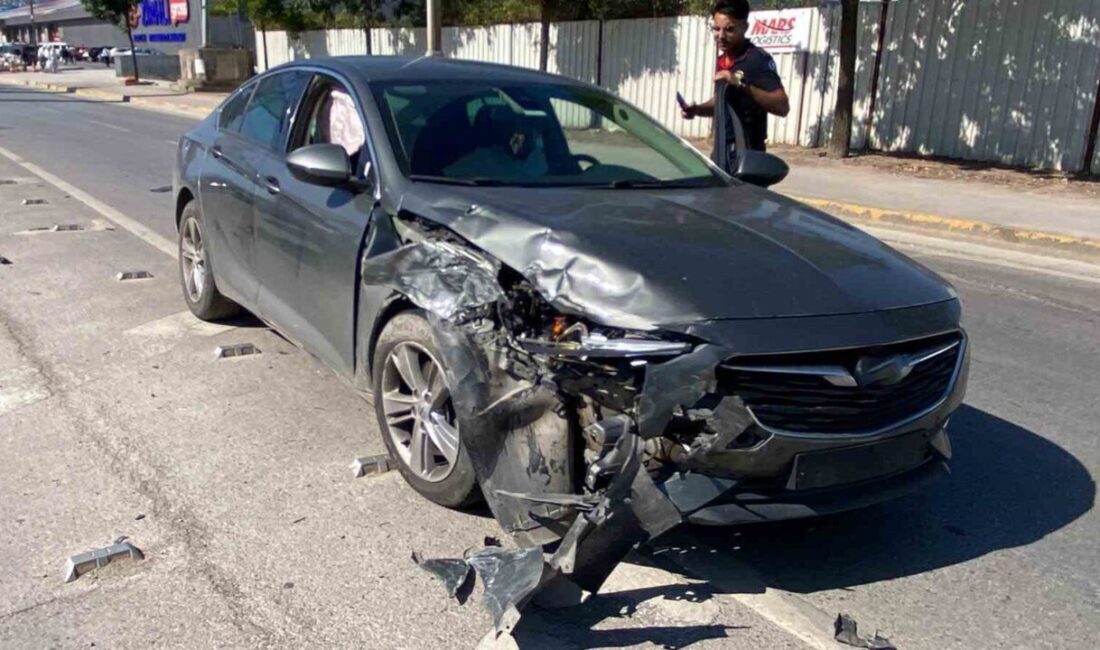 Kocaeli'nin Başiskele ilçesinde iki otomobilin çarpışması sonucu bir yolcu yaralandı.