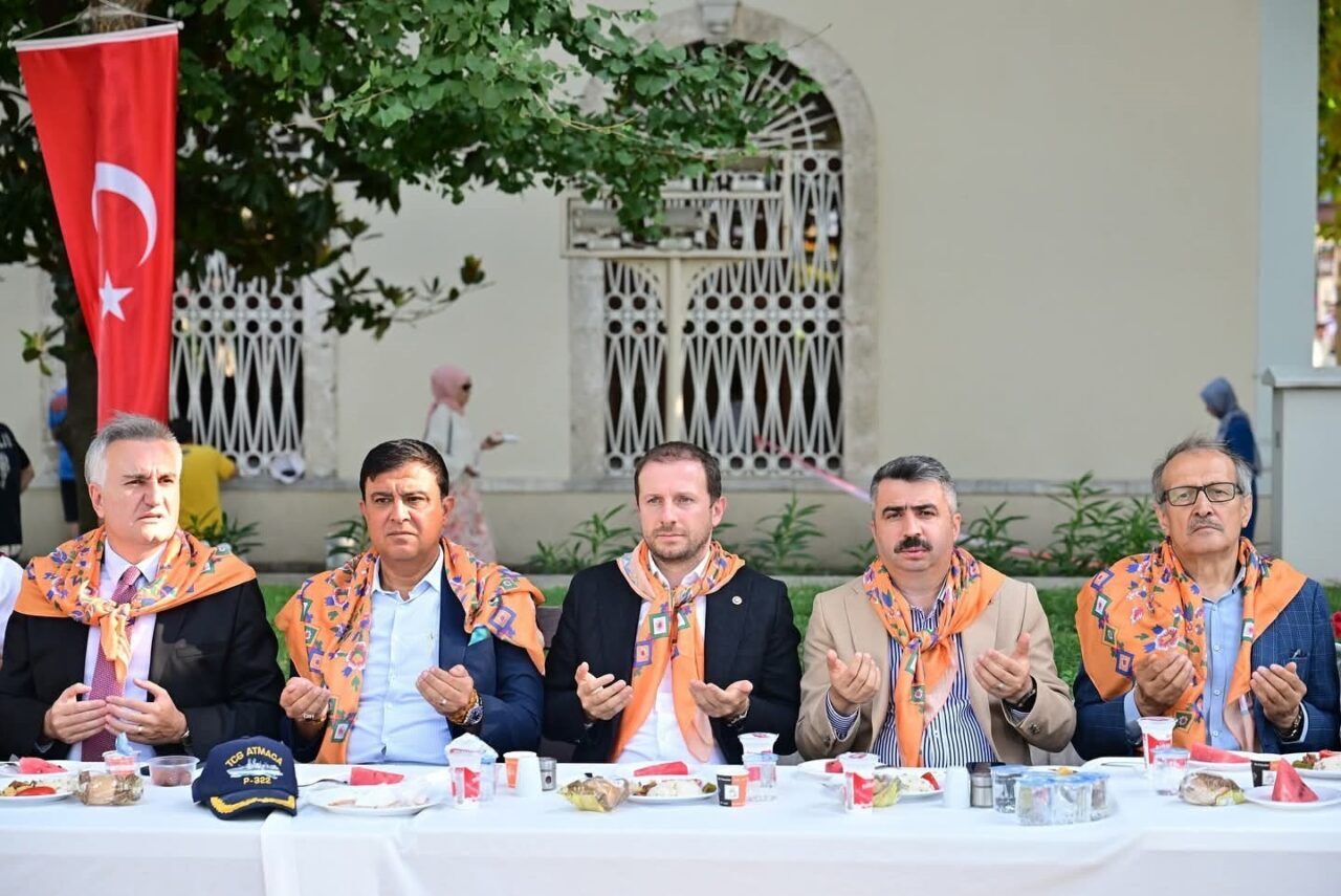 Bursa'da düzenlenen Geleneksel Sünnet Şöleni, 529 yıllık vakıf geleneğini yaşatarak