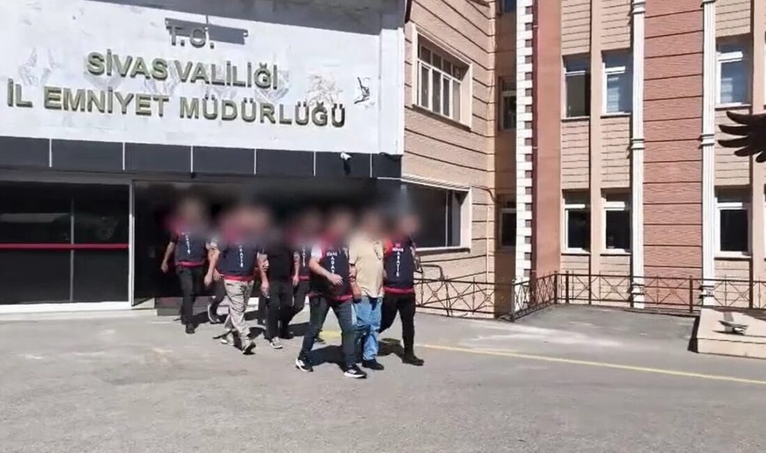 Sivas'ta düzenlenen dolandırıcılık operasyonunda, kendilerini kamu görevlisi olarak tanıtan M.Ç