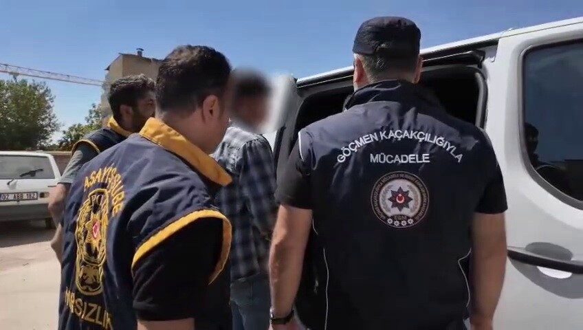 Adıyaman Emniyet Müdürlüğü, düzensiz göçle mücadele kapsamında geniş çaplı bir