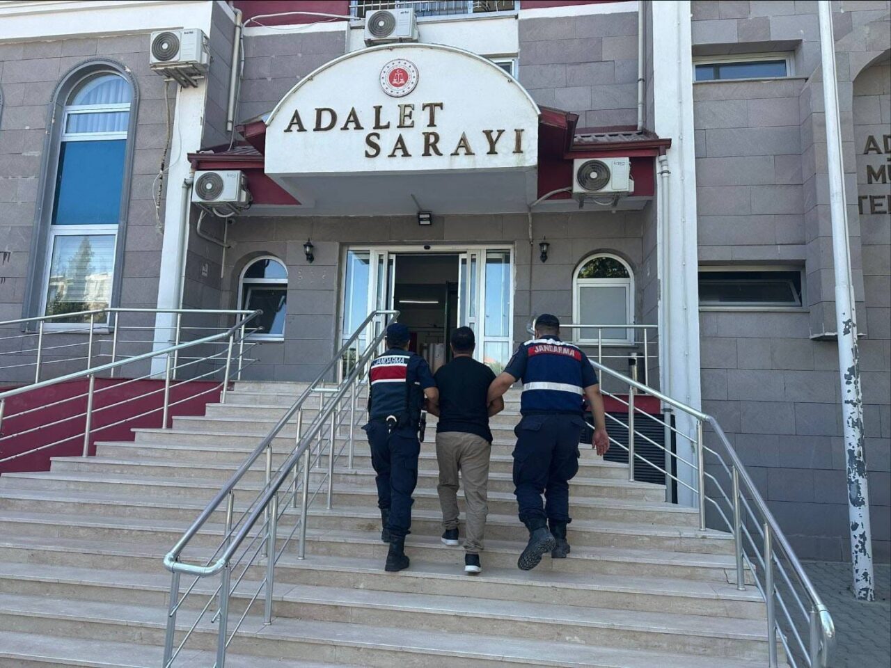 Adıyaman'da jandarma ekipleri, FETÖ'den 12 yıl 6 ay hapis cezası