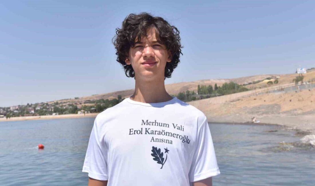 Bitlis’in Ahlat ilçesinde, merhum eski Vali Erol Karaömeroğlu anısına düzenlenen