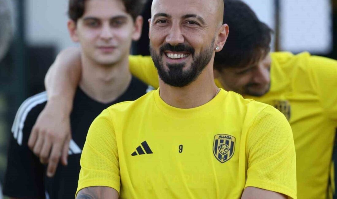 Aliağa Futbol Kulübü oyuncusu Ahmet İlhan Özek, şampiyonluk için güçlü