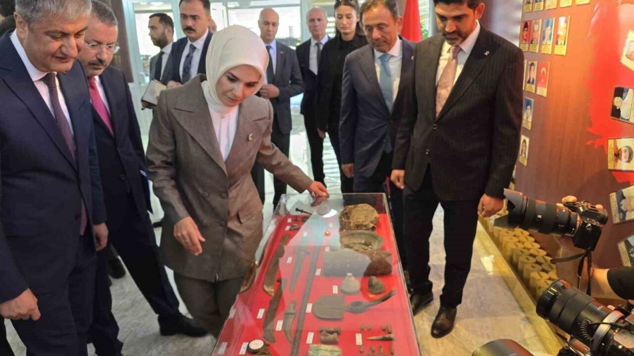 Aile ve Sosyal Hizmetler Bakanı Mahinur Özdemir Göktaş, Balıkesir'deki deprem