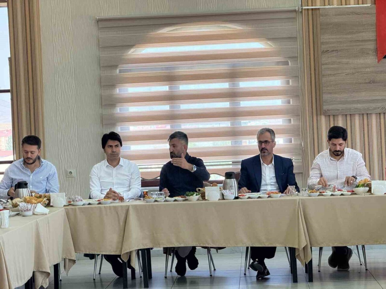 AK Parti Ağrı İl Başkanı İlhami Yıldız, sivil toplum kuruluşu
