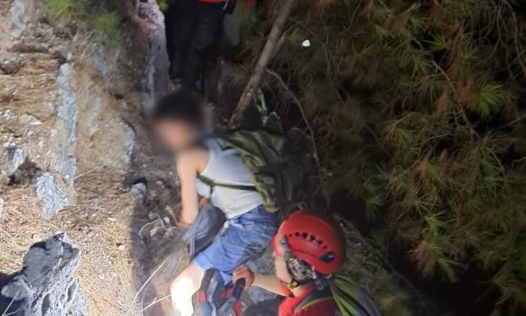 Antalya'nın Alanya ilçesinde doğa fotoğrafı çekerken kaybolan üç üniversite öğrencisi,