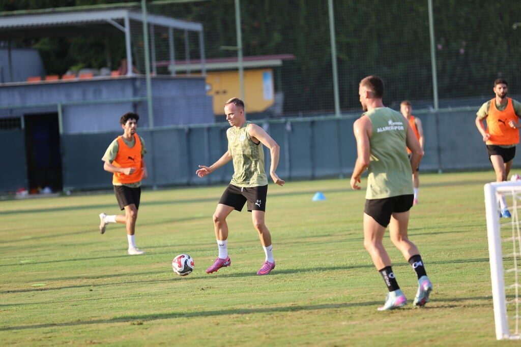 Corendon Alanyaspor, Trendyol Süper Lig'in 2. haftasında Çaykur Rizespor ile