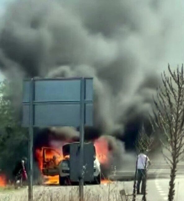 Sakarya’nın Kaynarca ilçesindeki D020 kara yolunda, bir Volkswagen pikap bilinmeyen