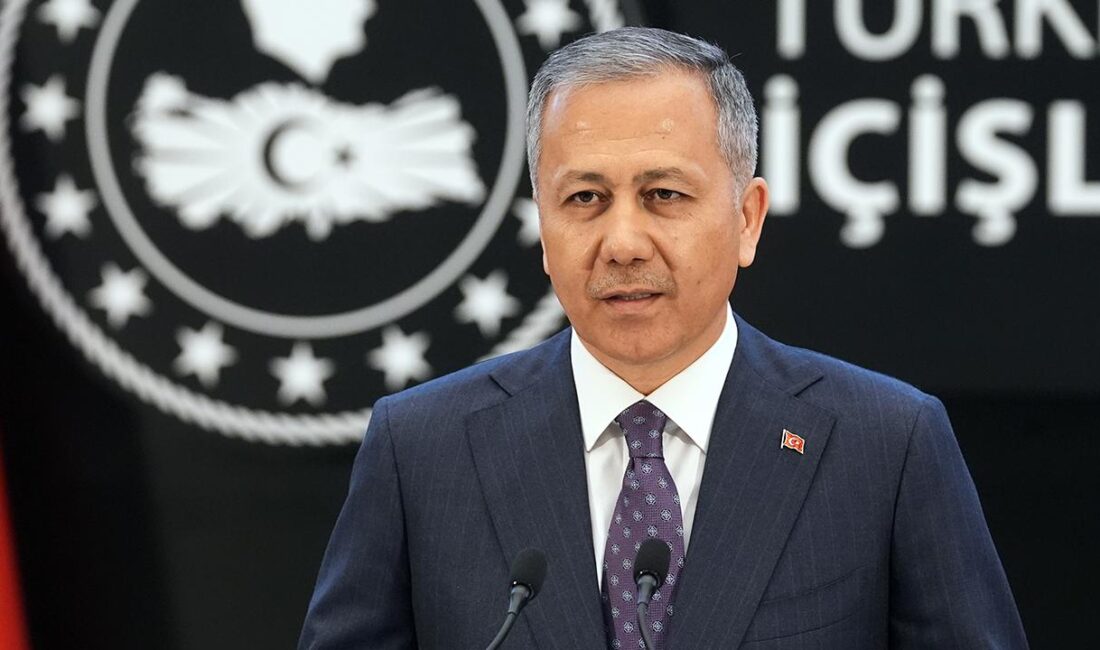 İçişleri Bakanı Ali Yerlikaya, Balıkesir'in Sındırgı ilçesindeki 6,1 büyüklüğündeki depremin