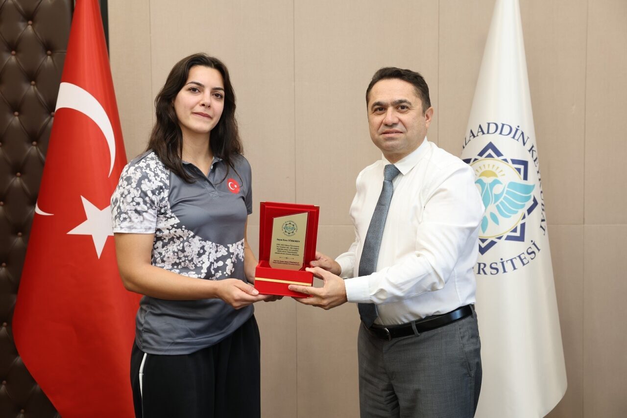 Alanya Alaaddin Keykubat Üniversitesi Rektörü Prof. Dr. Kenan Ahmet Türkdoğan,
