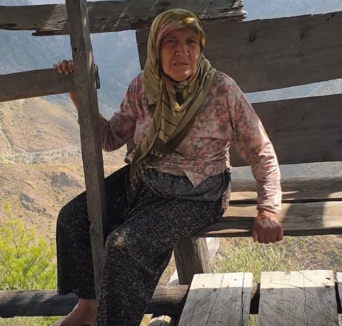 Antalya'nın Gündoğmuş ilçesinde Alzheimer hastası 80 yaşındaki Naciye Akdağ, evinden