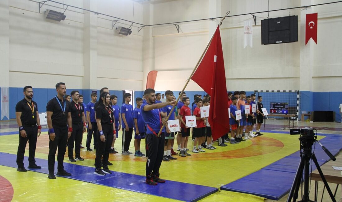 Manisa'nın Kula ilçesi, Anadolu Yıldızlar Ligi Türkiye Güreş Şampiyonası'na ev