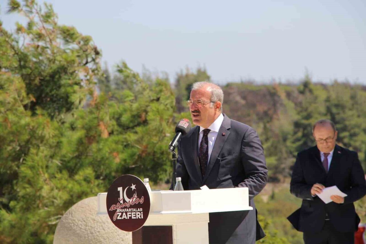 Çanakkale’de, Anafartalar Zaferi’nin 110. yılı, Gelibolu Yarımadası’ndaki Conkbayırı’nda düzenlenen törenle
