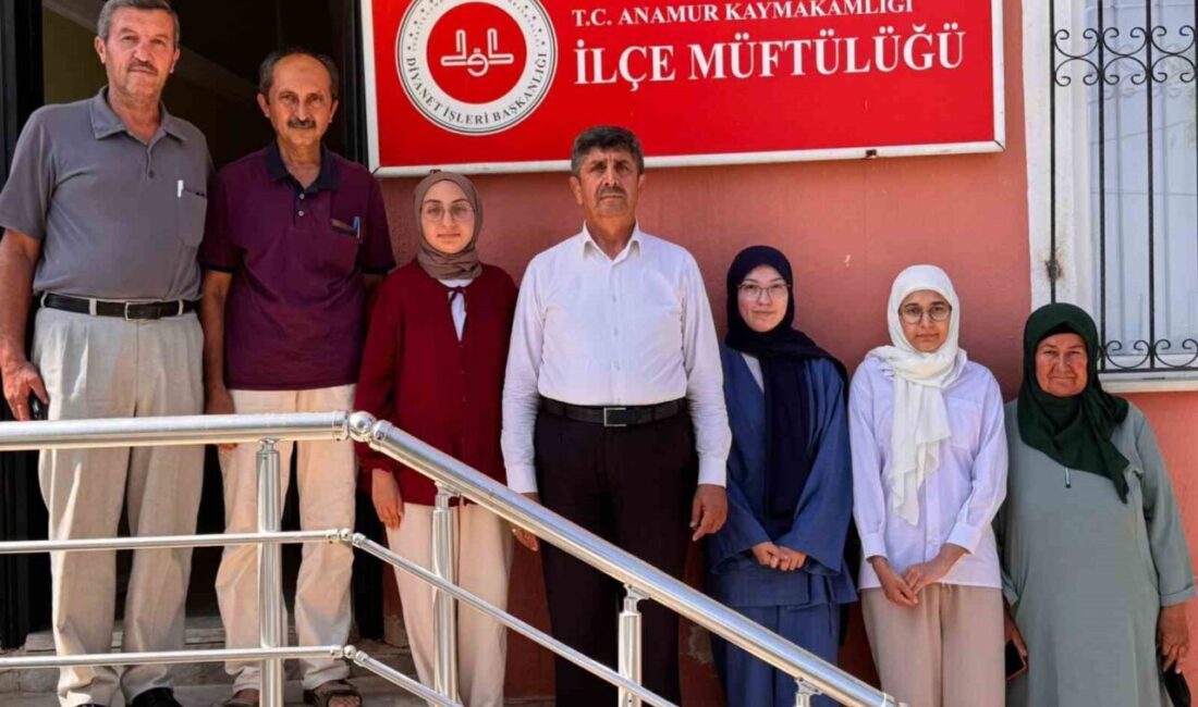 Diyanet İşleri Başkanlığı'nın düzenlediği 2025 Yılı Umre Ödüllü Gençlik Bilgi