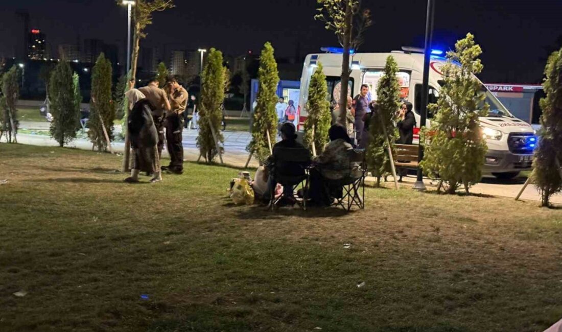 Ankara'nın Sincan ilçesindeki Sincan Park'ta iki grup arasında bıçaklı kavga