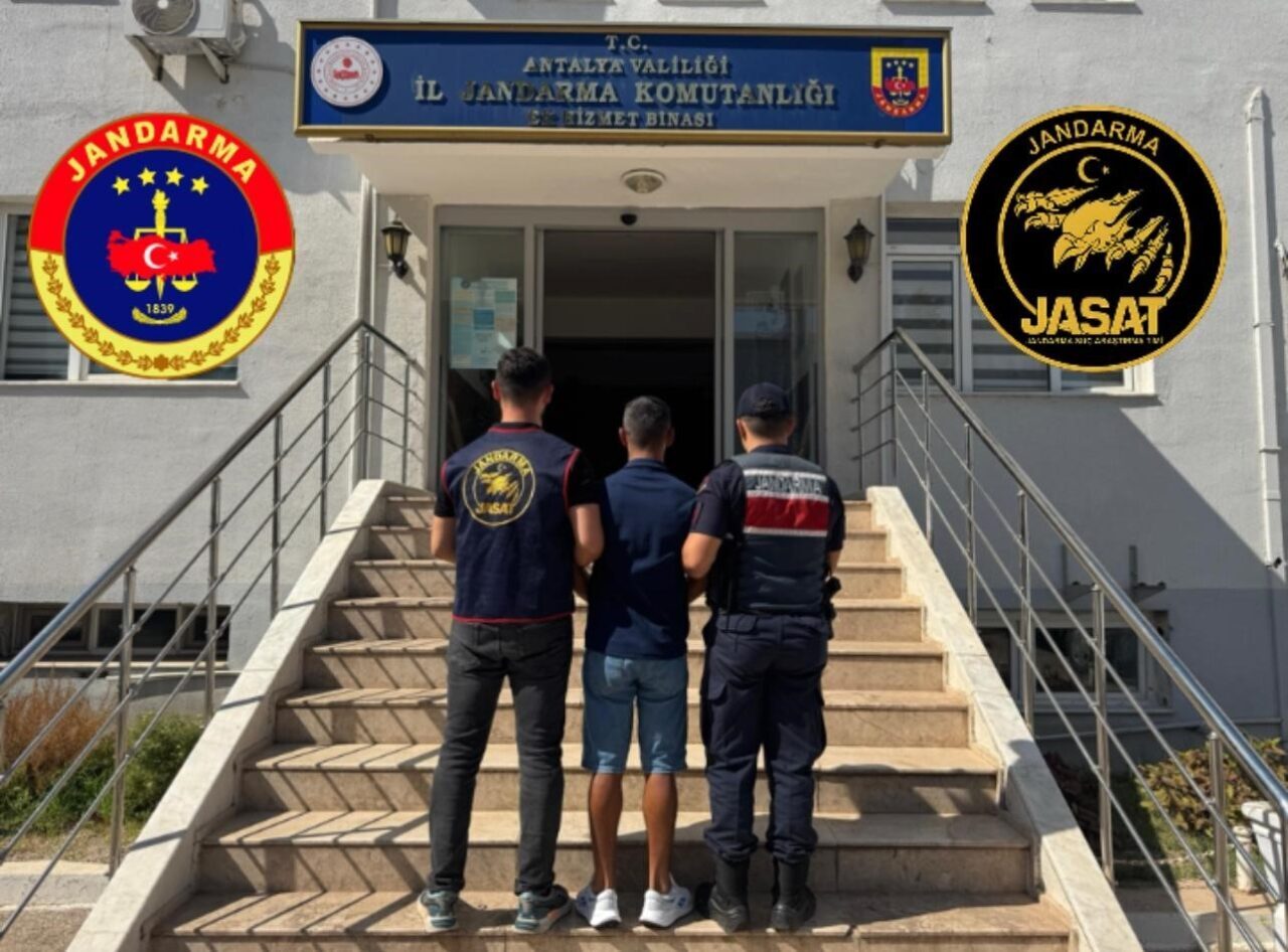 Antalya'da Jandarma Dedektifleri (JASAT), son 72 saatte farklı suçlardan aranan
