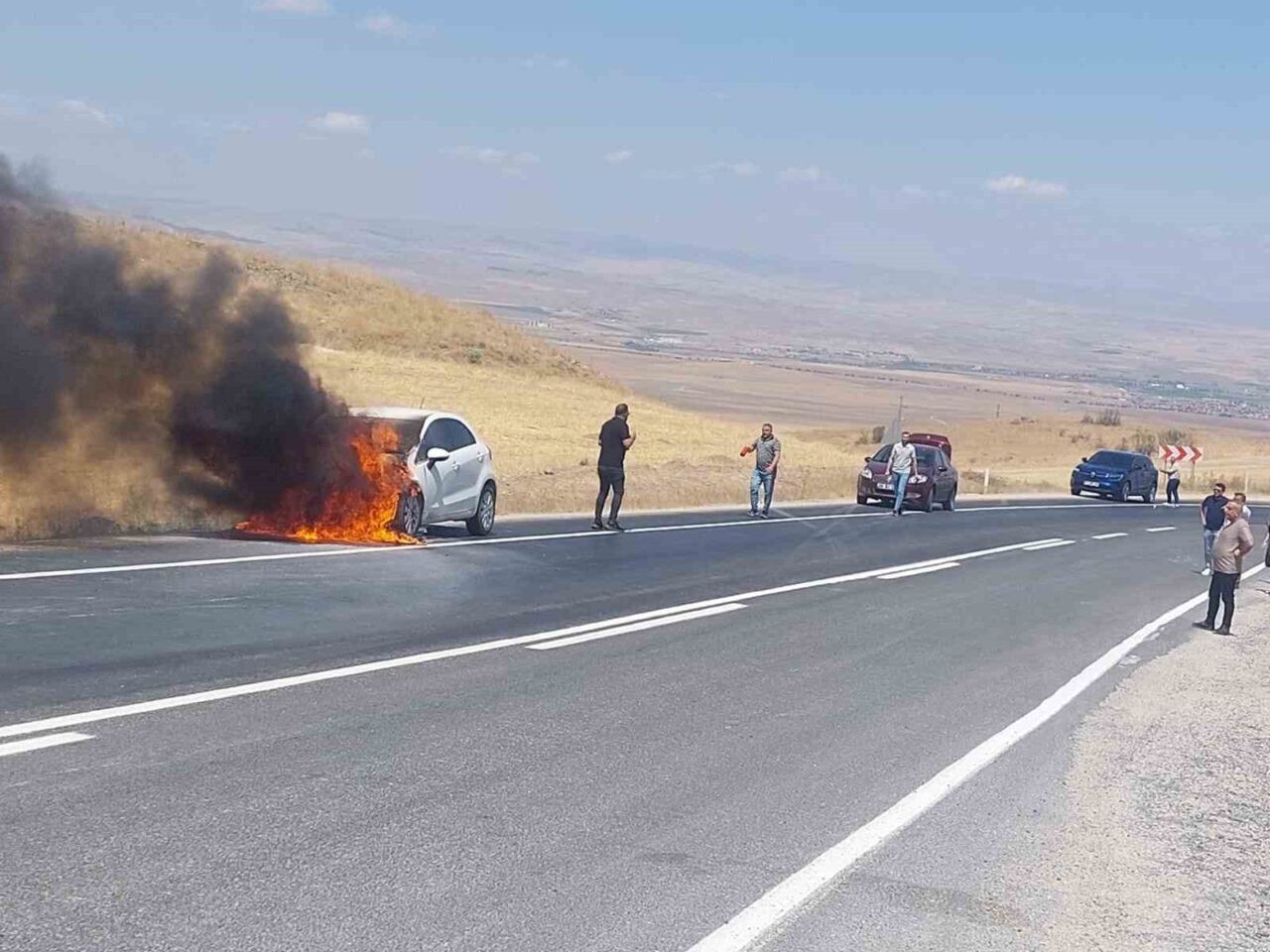 Yozgat-Yerköy yolu üzerinde seyir halindeki 42 ARR 932 plakalı Kia