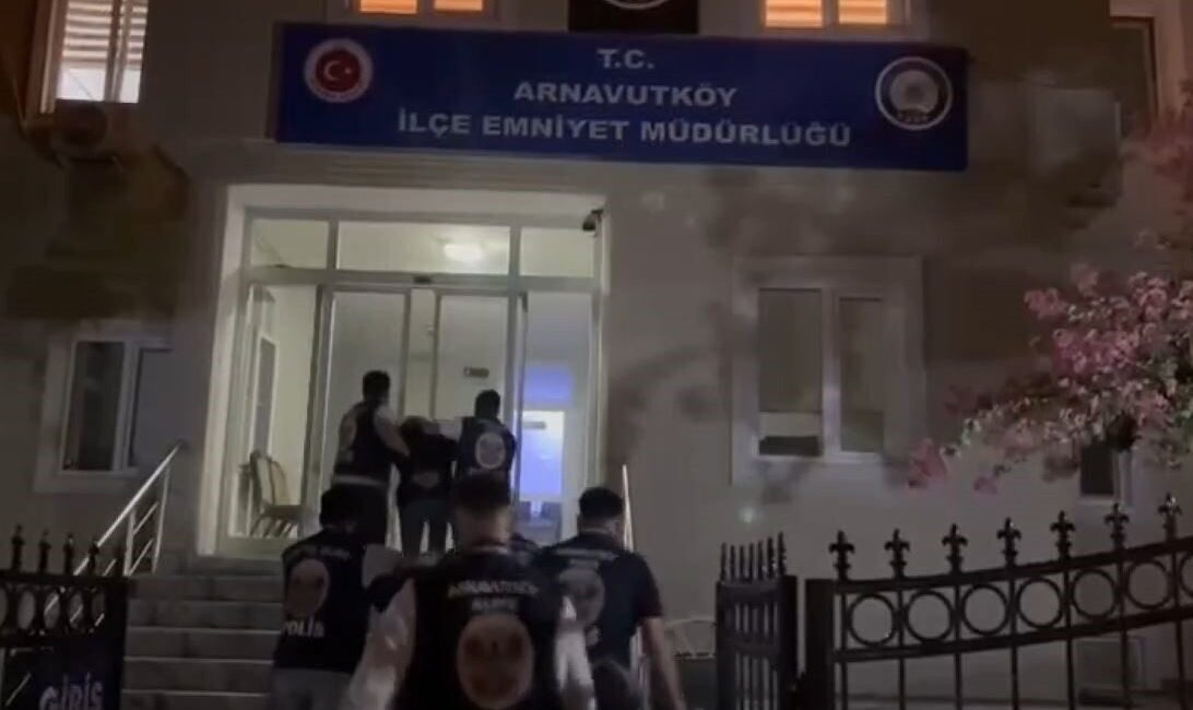 İstanbul Arnavutköy'de düğün konvoyunda havaya ateş açan R.M. (24), A.C.