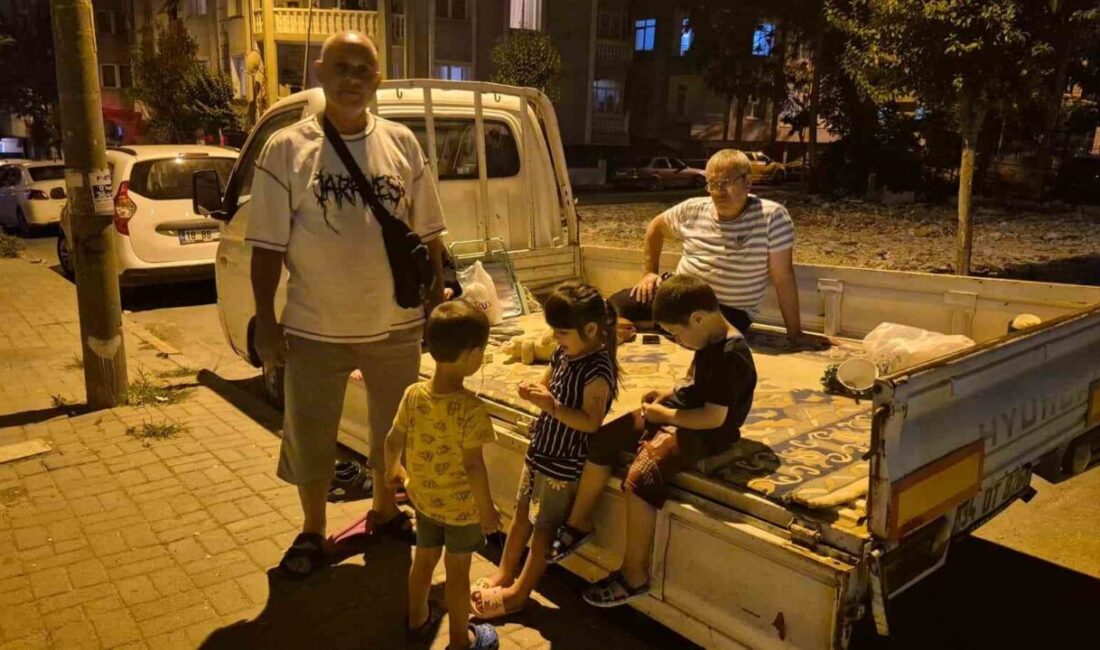 Balıkesir Sındırgı'da 6.1 büyüklüğünde meydana gelen deprem, İstanbul'da da hissedildi.