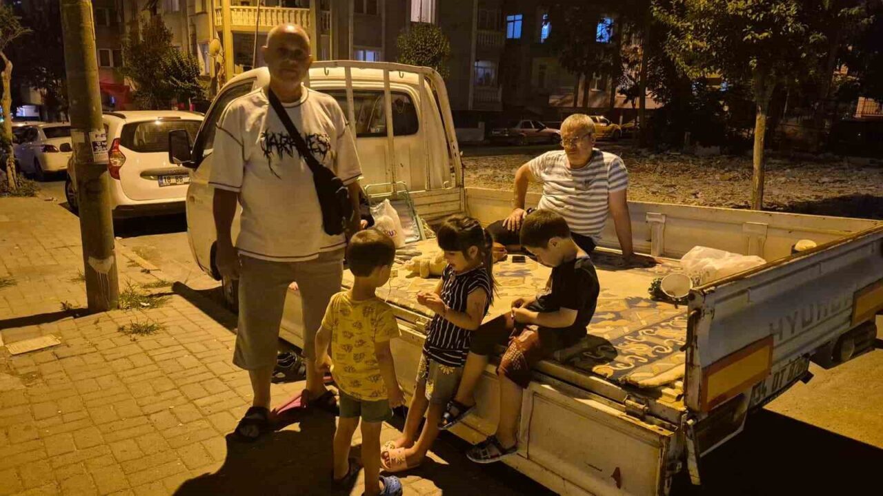Balıkesir Sındırgı'da 6.1 büyüklüğünde meydana gelen deprem, İstanbul'da da hissedildi.