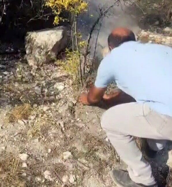 Hatay’ın Yayladağı ilçesinde çıkan orman yangını, Muhtar Murat Uylaş ve