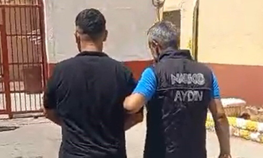 Aydın’ın Efeler ilçesinde düzenlenen narkotik operasyonunda S.U. (23) gözaltına alındı.