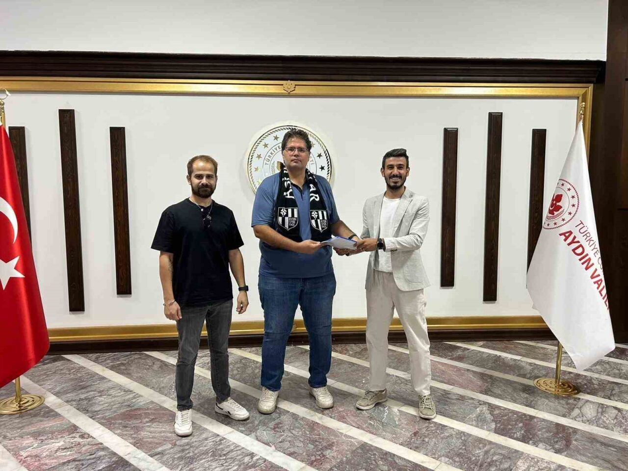 Aydınspor taraftarları, BAL'a yükselen kulübün tesis ihtiyacını vurgulayarak Aydın Büyükşehir