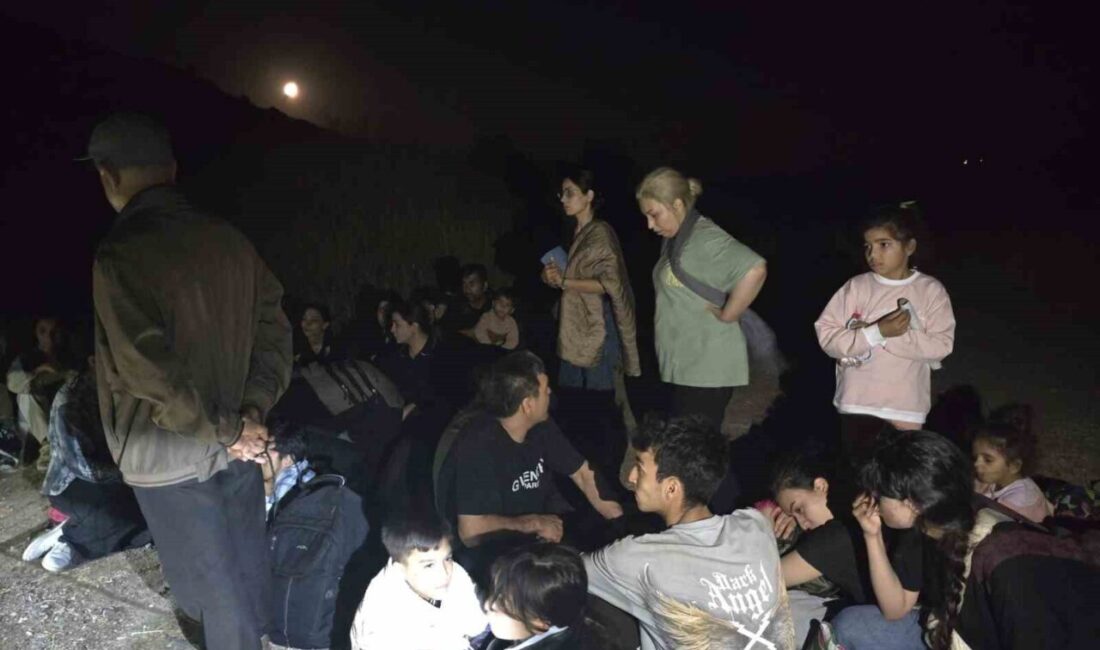 Çanakkale'nin Ayvacık ilçesinde, Sahil Güvenlik ve KOM timleri tarafından düzenlenen