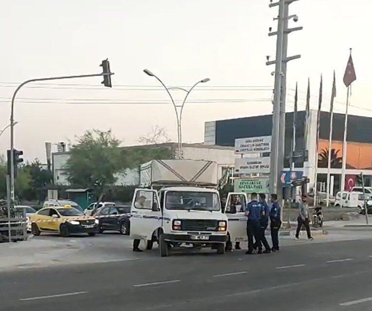 Mersin'in Tarsus ilçesinde İ.T. (69), tartıştığı oğulları H.T. (39) ve
