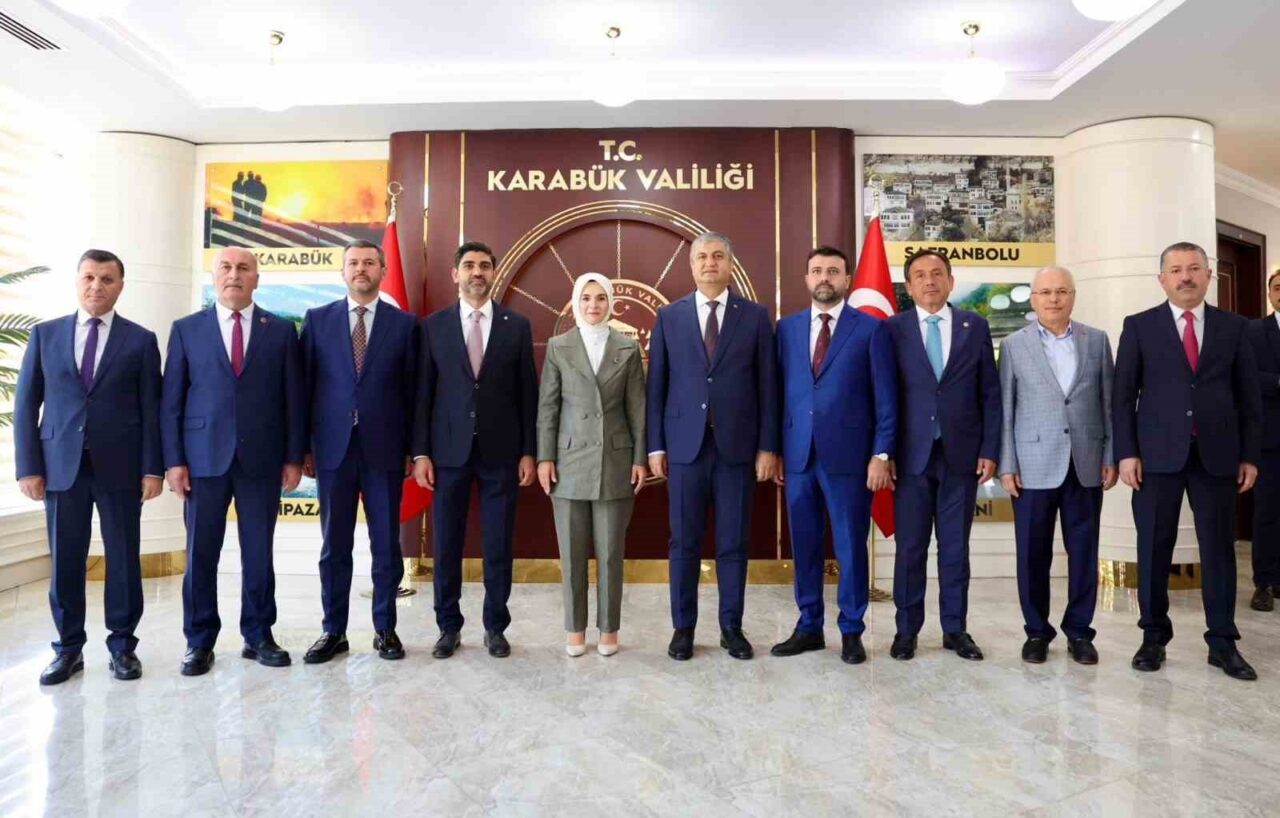 Aile ve Sosyal Hizmetler Bakanı Mahinur Özdemir Göktaş, Balıkesir'de deprem