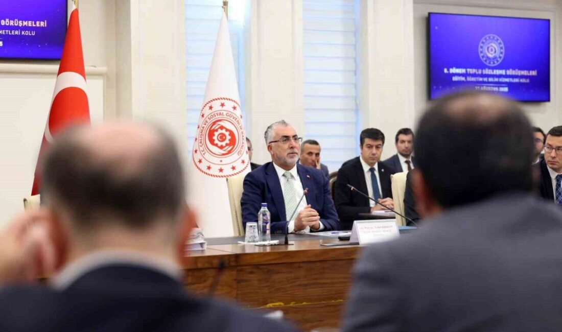 Çalışma ve Sosyal Güvenlik Bakanı Vedat Işıkhan, özlük ve sosyal