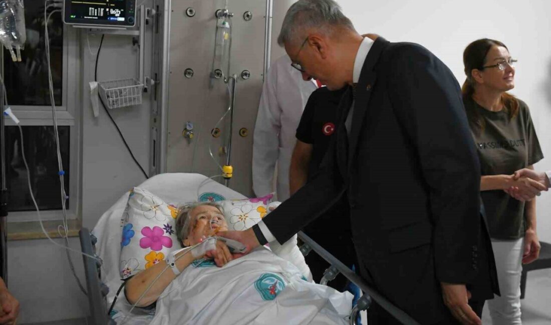 Sağlık Bakanı Kemal Memişoğlu, Balıkesir'de meydana gelen 6.1 büyüklüğündeki depremin