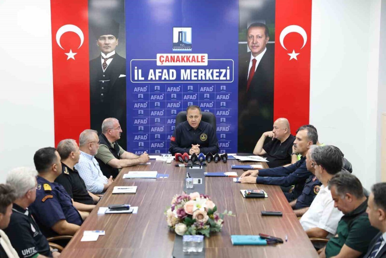 Çanakkale'nin Kepez beldesindeki yangın, İçişleri Bakanı Ali Yerlikaya'nın açıklamalarına göre