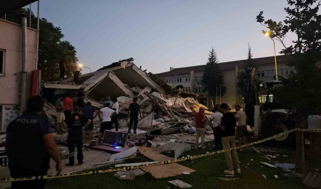 Balıkesir'in Sındırgı ilçesinde meydana gelen 6.1 büyüklüğündeki deprem Aydın'da hissedildi.